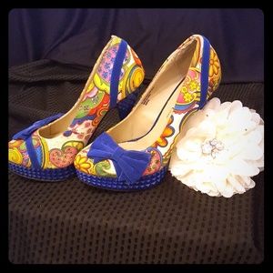 Wild Rise bow detail